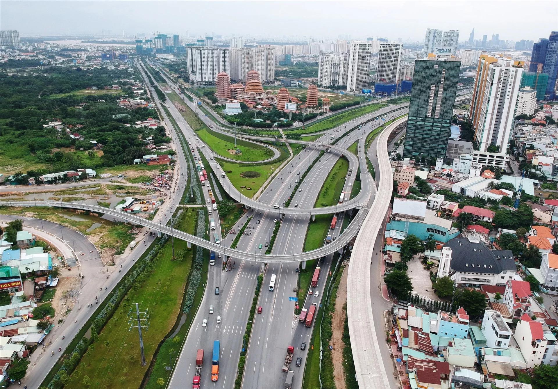 Mạng lưới giao thông kết nối và hiện đại là ưu thế để Đồng Nai thu hút các nhà đầu tư trong và ngoài nước