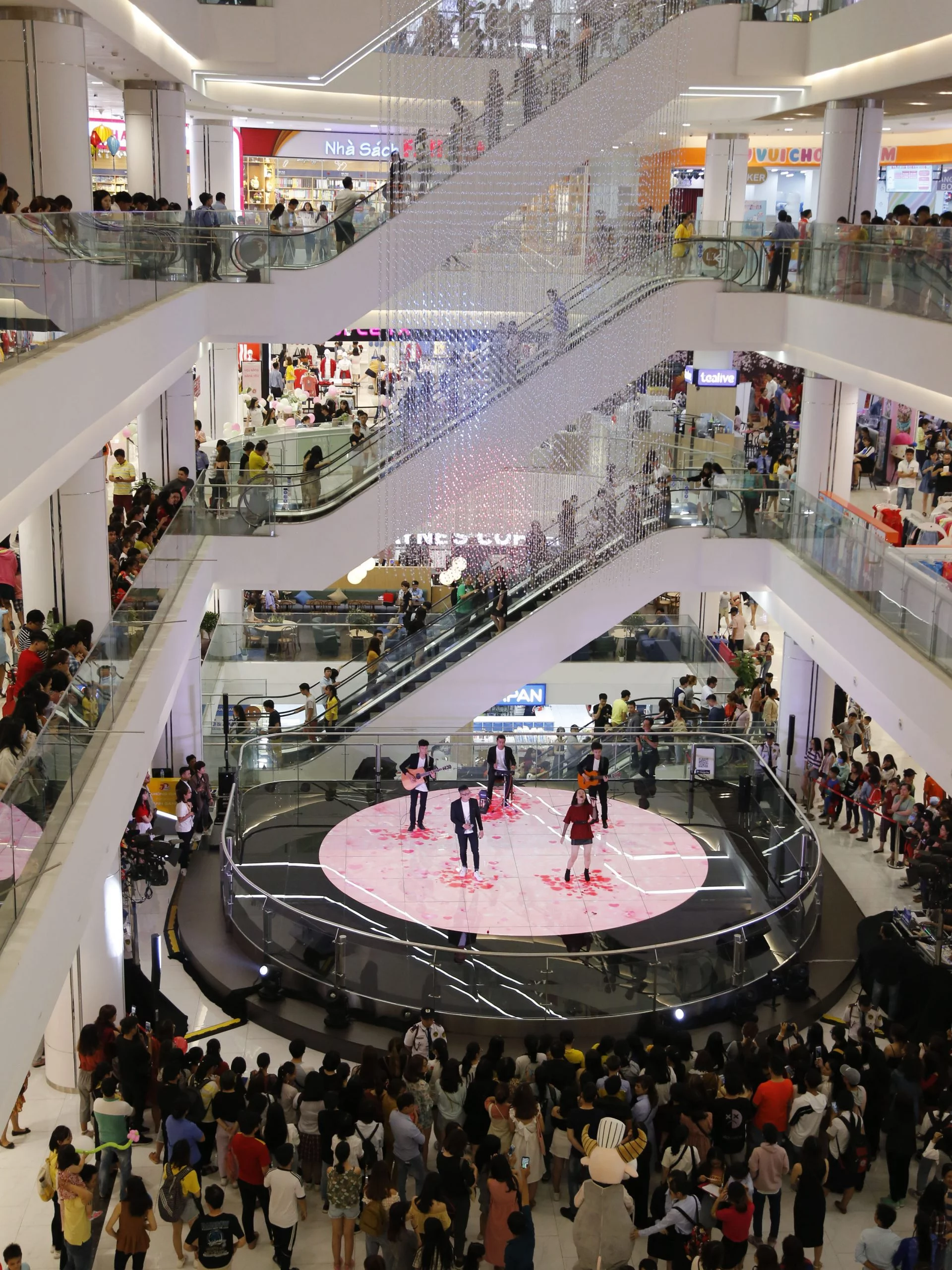 GigaMall Thủ Đức - Trung tâm thương mại Giga Mall Phạm Văn Đồng